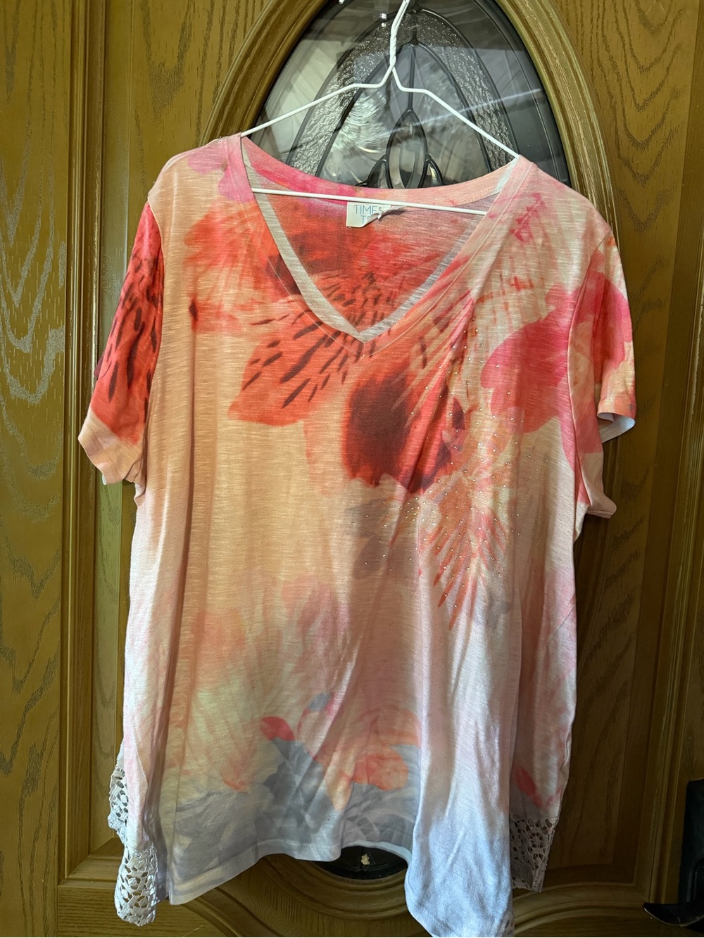 Time and Tru Pink Floral V-Neck Short Sleeve Top